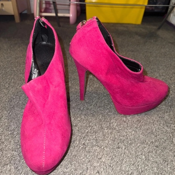 Chic Fuchsia High Heel Women's Shoes - Picture 2 of 5